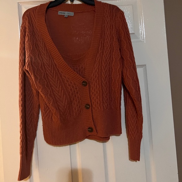 Absolutely Famous Sweater and Top - Picture 4 of 7